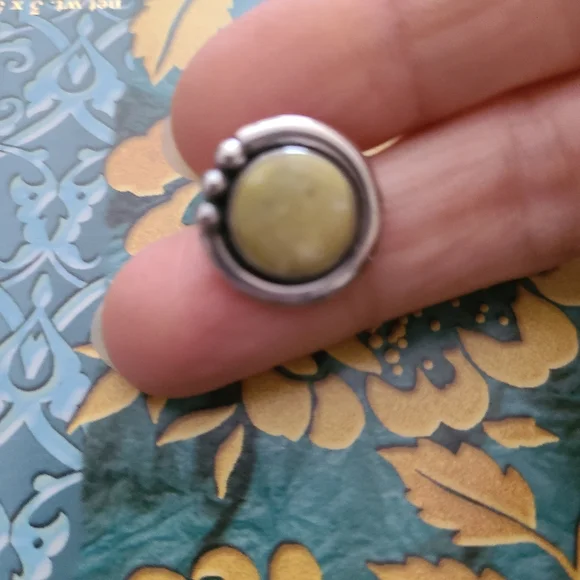 Vintage Earrings Sterling  Olive Green Stone Set In Silver Scandanavian Pierced - Picture 5 of 8